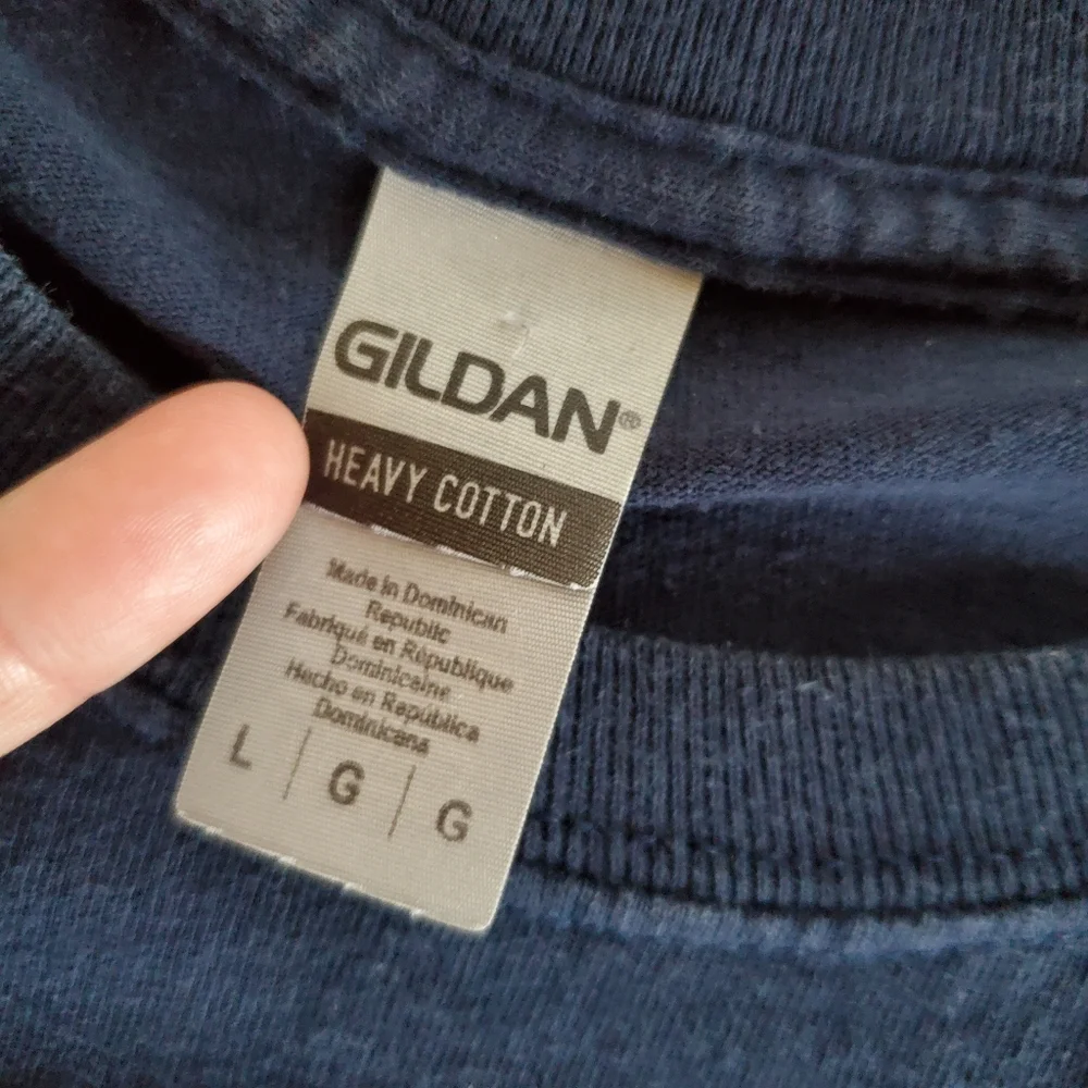 Gildan Size Large Cotton Tee - Picture 6 of 6